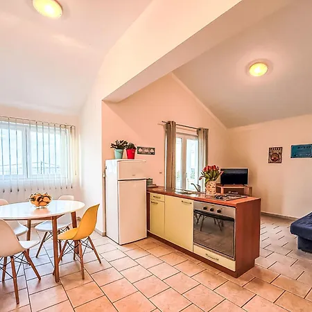 Tatjana-2 By Interhome Appartement